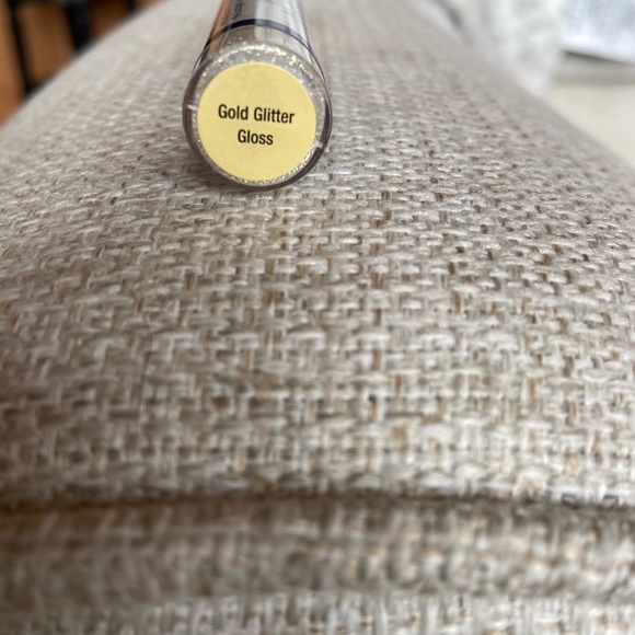 LipSense Gold Glitter Gloss - Picture 5 of 5